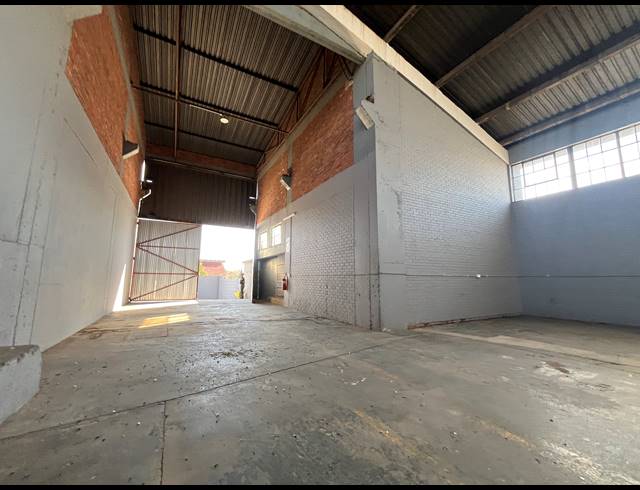 552M² WAREHOUSE TO LET IN EASTLEIGH